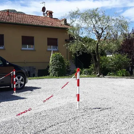 Lägenhet With Garden And Private Parking *