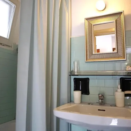 With Garden And Private Parking Appartement