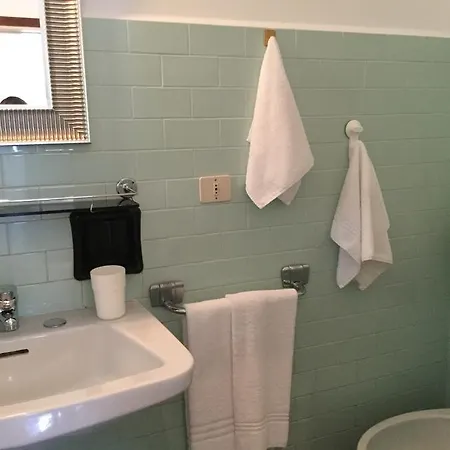 With Garden And Private Parking *