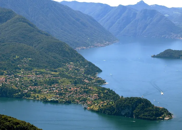 With Garden And Private Parking Appartement Bellagio